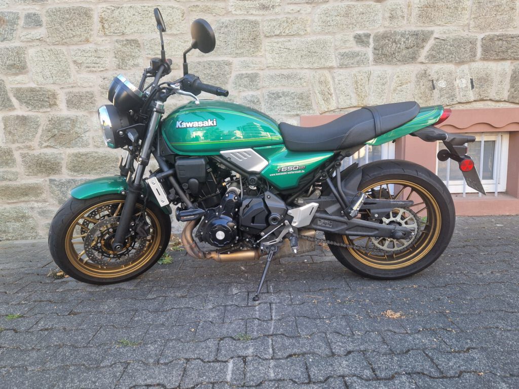 Kawasaki Z 650 RS mit 69 PS, Fahrschulmotorrad für den Führerschein Klasse A